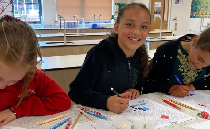 Latest News » Sixth Formers Lead Fun-Filled STEM Masterclasses for Local Pupils